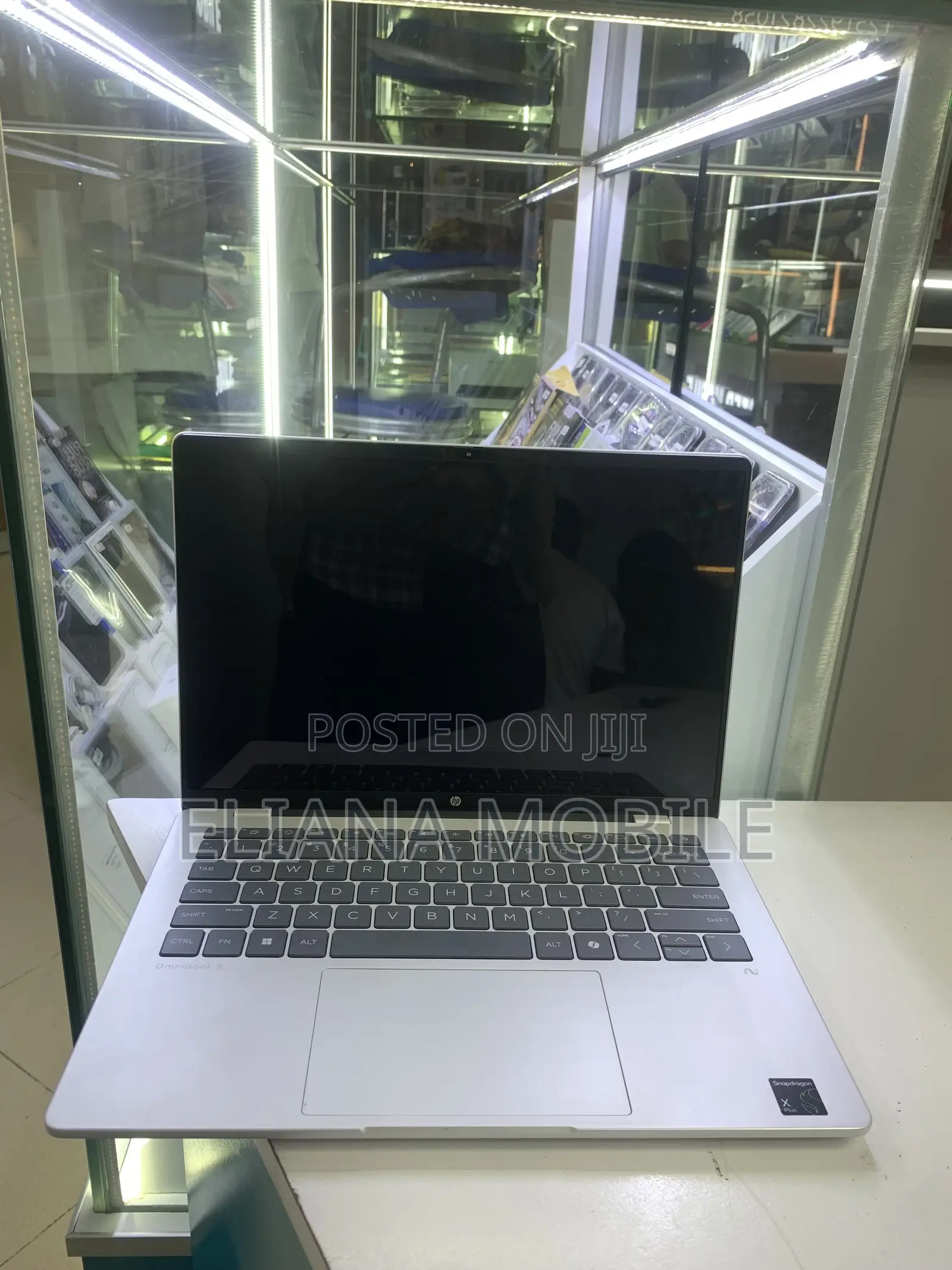 Laptop HP OmniBook 5 14" 16GB Qualcomm Snapdragon X Plus SSD 1T