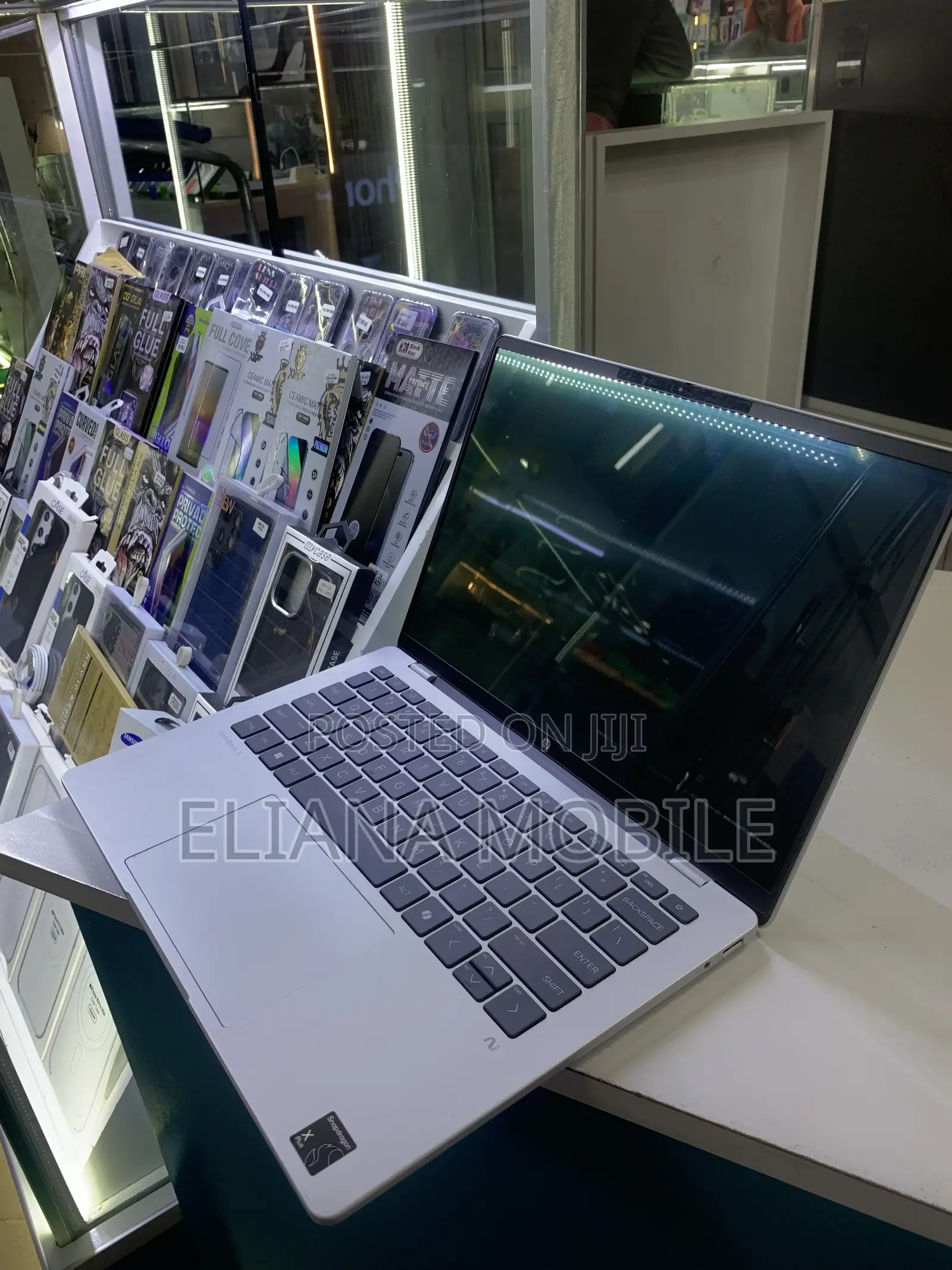 Laptop HP OmniBook 5 14" 16GB Qualcomm Snapdragon X Plus SSD 1T