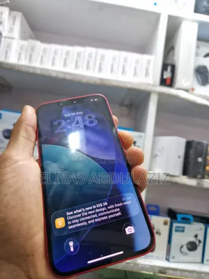 Apple iPhone 13 128 GB Red