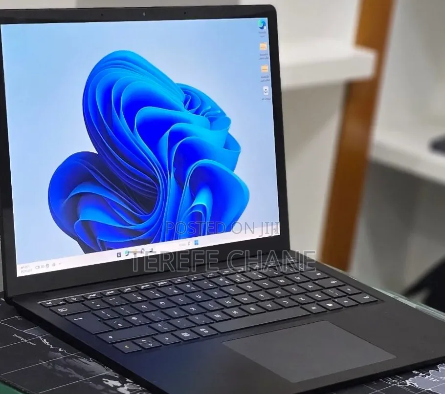 New Laptop Microsoft Surface Book 2 16GB Intel Core i7 SSD 512GB
