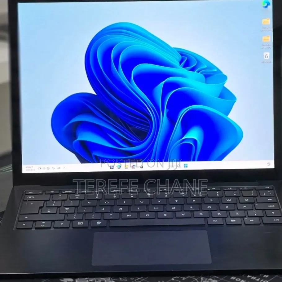 New Laptop Microsoft Surface Book 2 16GB Intel Core i7 SSD 512GB