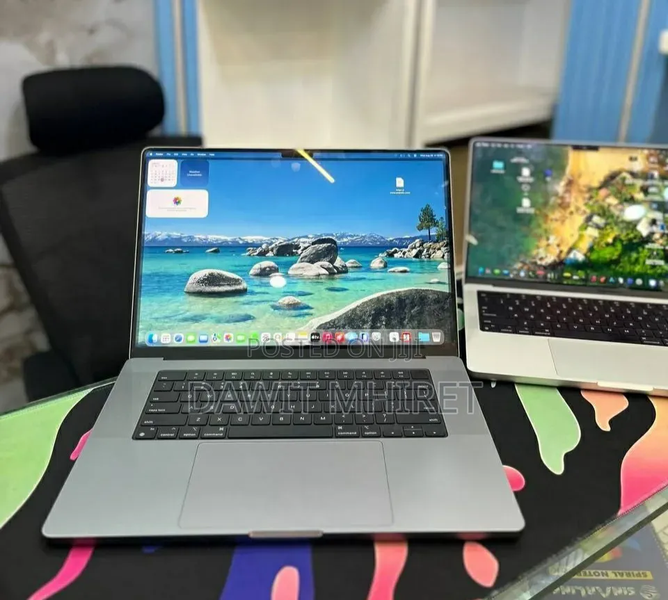 New Laptop Apple MacBook Pro 2023 M3 8GB Apple M3 Pro SSD 512GB