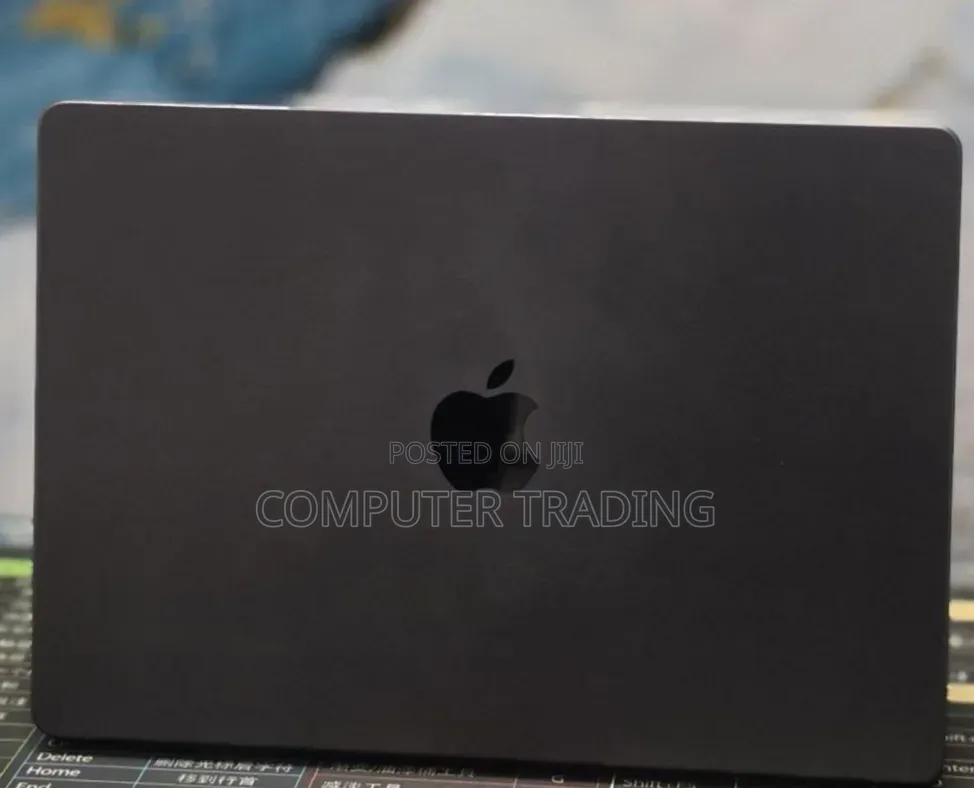 New Laptop Apple MacBook Pro 2024 M4 16GB Intel Core i9 SSD 512GB