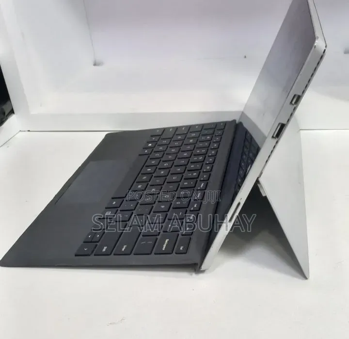 New Laptop Microsoft Surface 8GB Intel Core i7 SSD 256GB