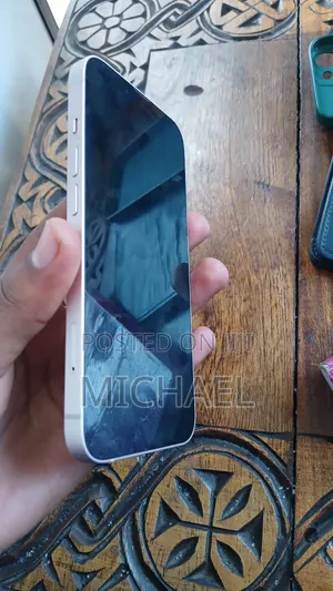 Apple iPhone 13 128 GB