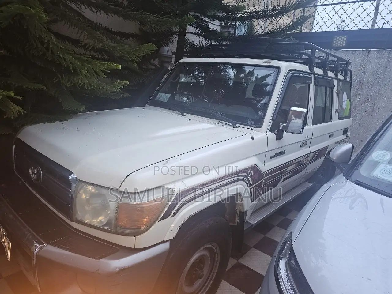 Toyota Land Cruiser 4.0 V6 DLX 2012 Black