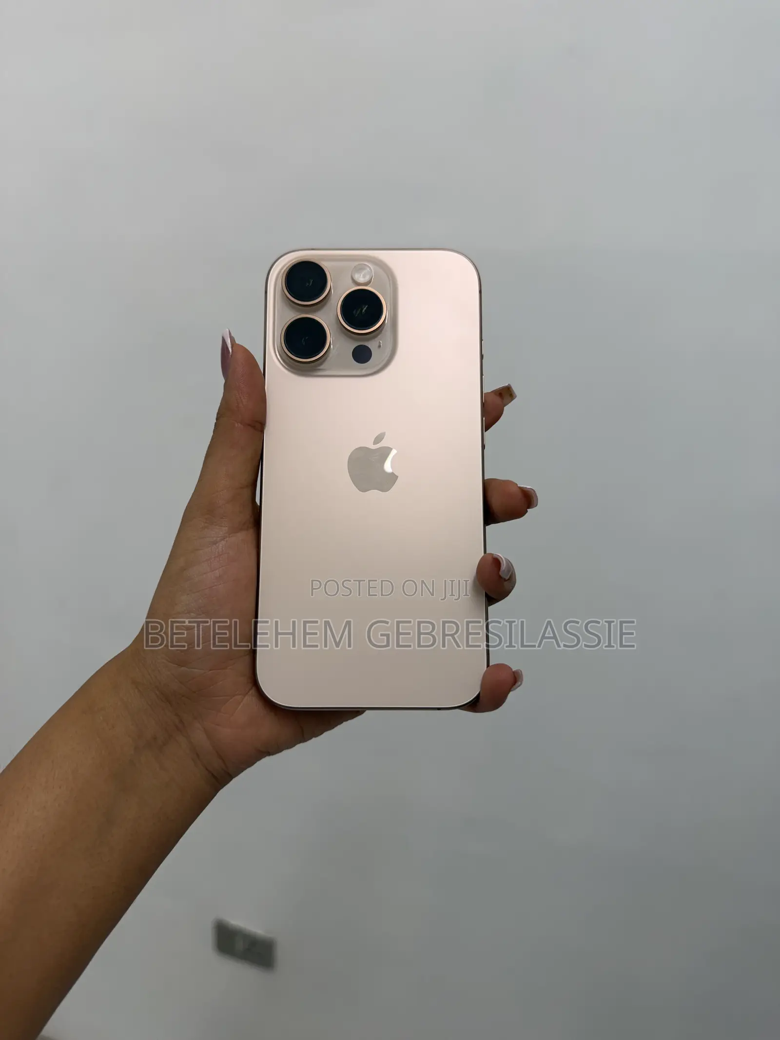 Apple iPhone 16 Pro 128 GB Gold