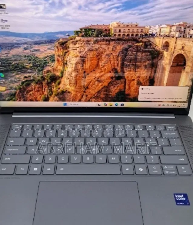 New Laptop Lenovo Yoga 11e 32GB Intel Core Ultra 7 SSD 1T