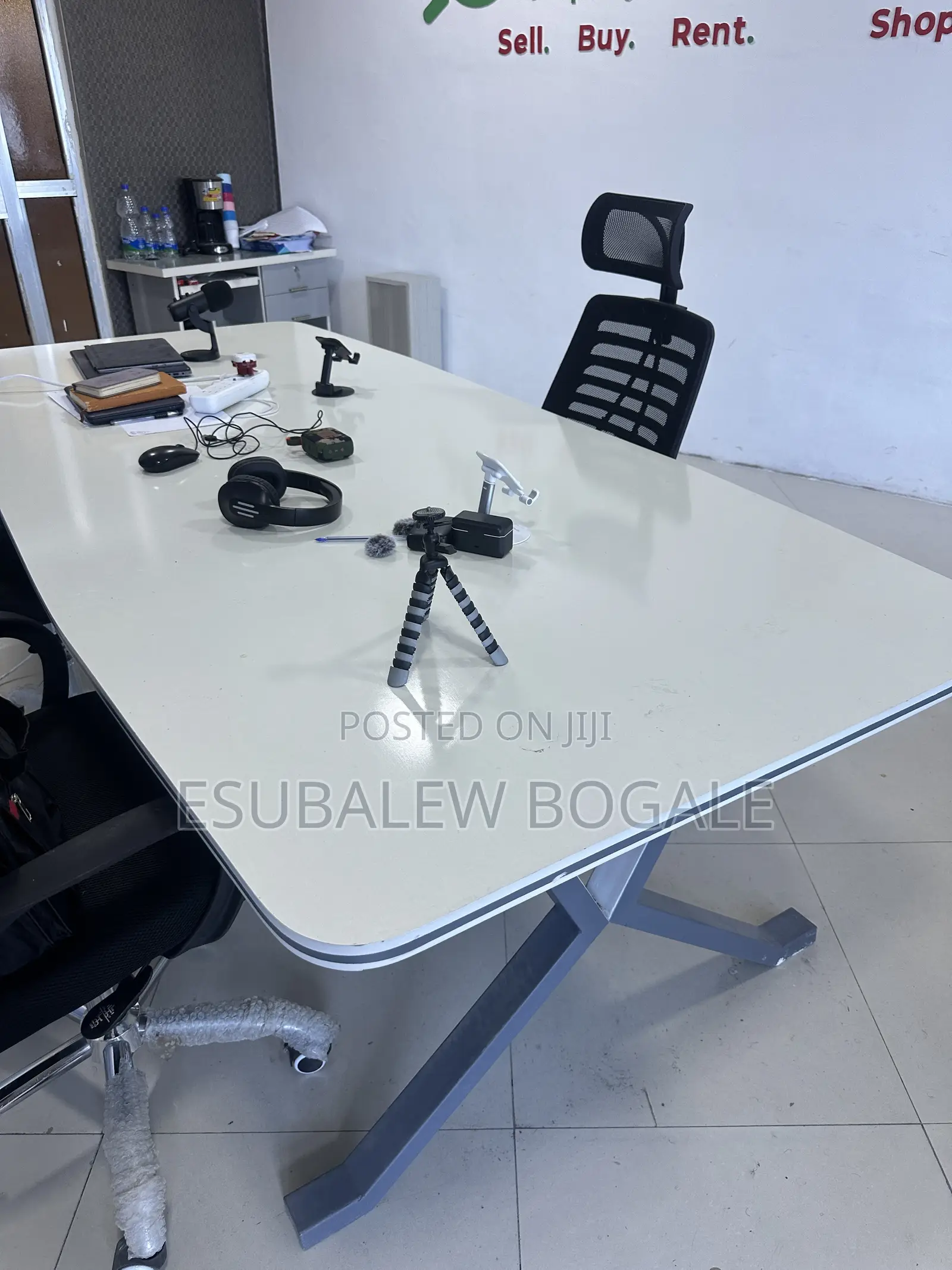 Table Very New