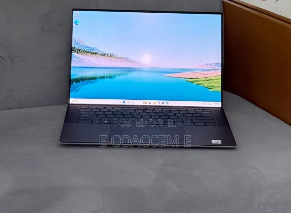 New Laptop Dell XPS 15 32GB Intel Core i7 SSD 1T