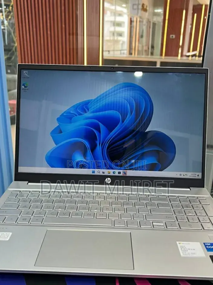 New Laptop HP Pavilion 11 16GB Intel Core i5 SSD 512GB