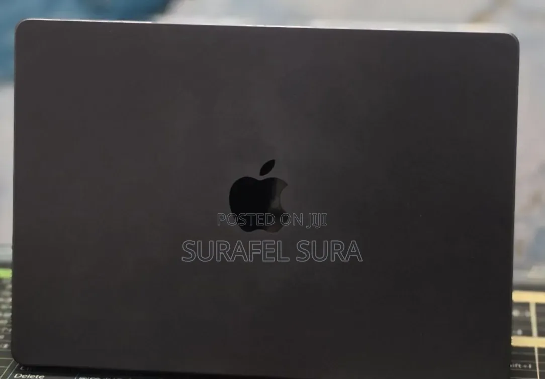 New Laptop Apple MacBook Pro 2024 M4 16GB Apple M4 SSD 512GB