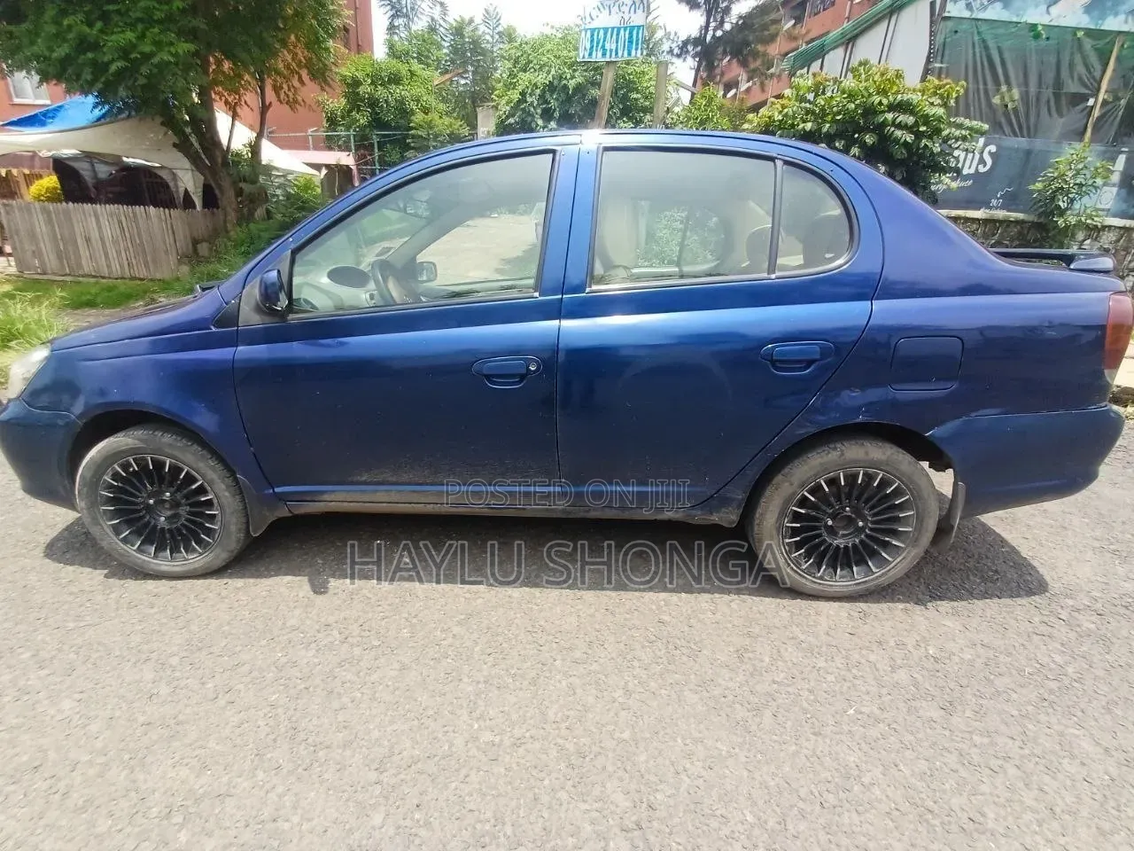 Toyota Platz 2002 Blue