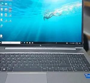 New Laptop HP ZBook Firefly G8 16GB Intel Core i7 SSD 1T