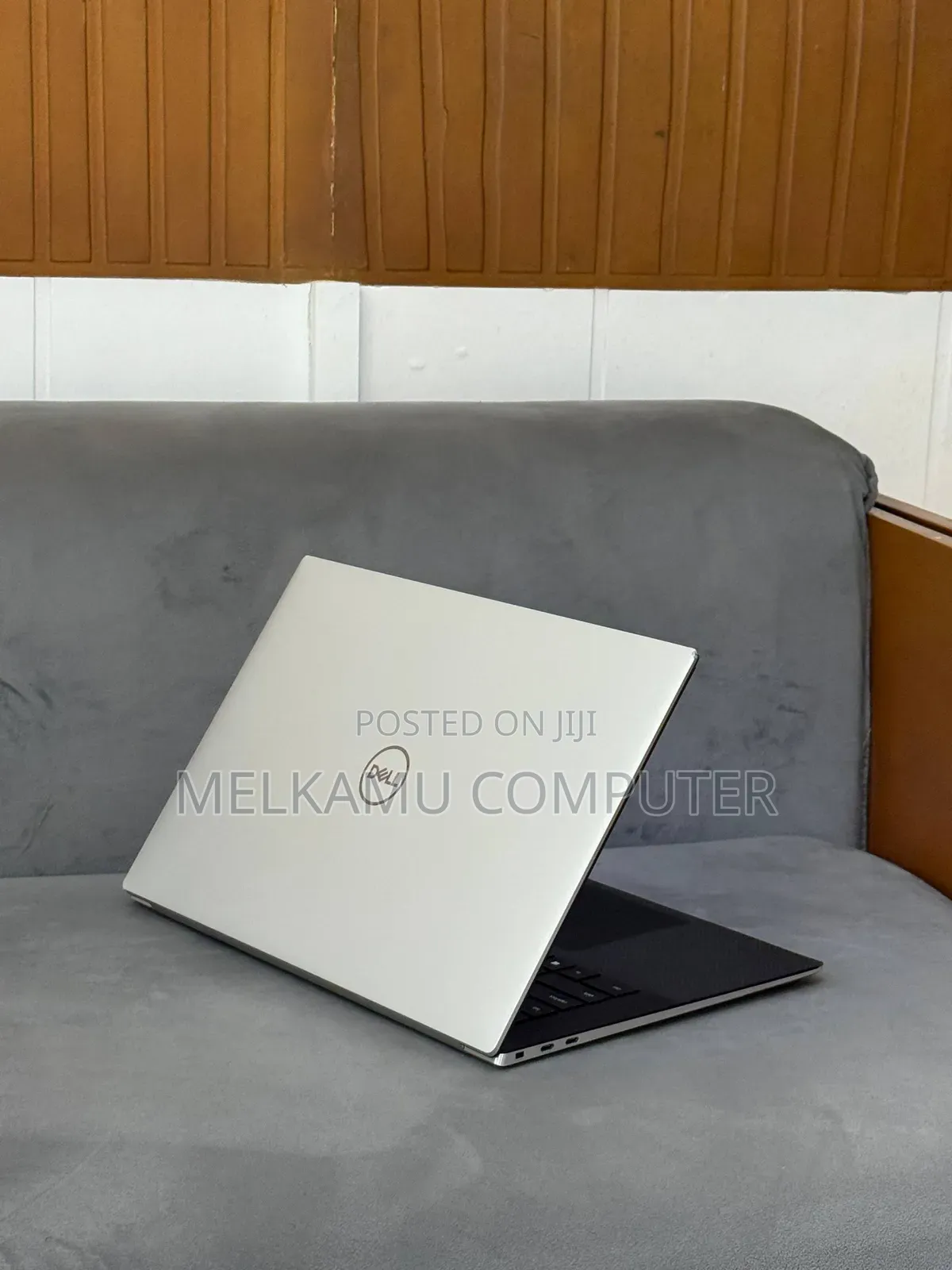 New Laptop Dell XPS 15 32GB Intel Core i7 SSD 512GB