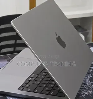 New Laptop Apple MacBook Pro 2023 M3 8GB Intel Core Ultra 7 SSD 512GB