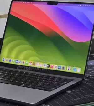 New Laptop Apple MacBook Pro 2023 M3 8GB Intel Core Ultra 7 SSD 512GB