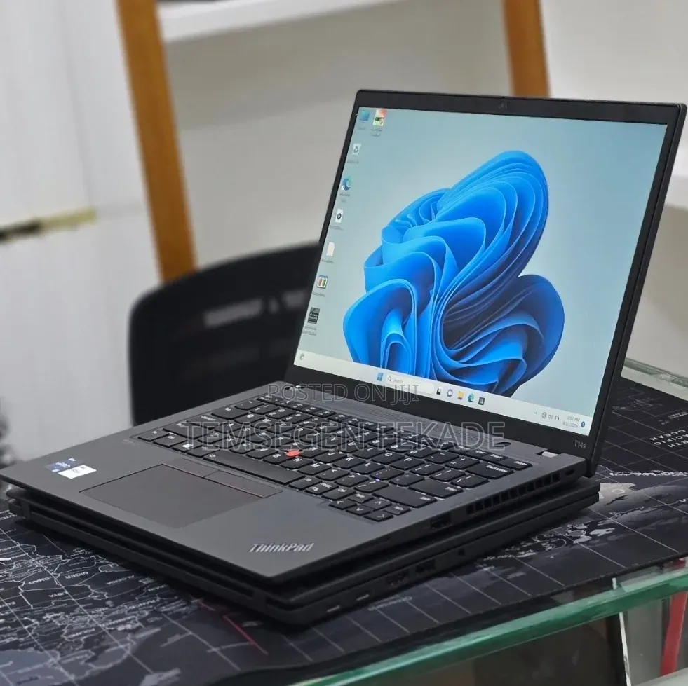 New Laptop Lenovo ThinkPad T14s Gen 2 16GB Intel Core i7 SSD 512GB