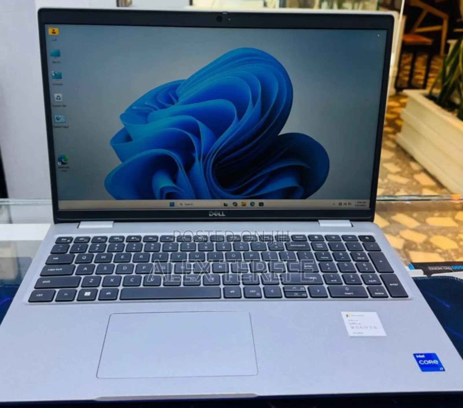 New Laptop Dell Precision 3581 16GB Intel Core i7 SSD 1T