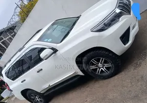 Toyota Land Cruiser Prado 2.8 2018 White