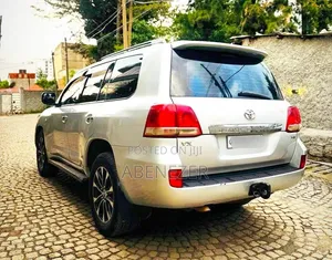 Toyota Land Cruiser 2009 Gray