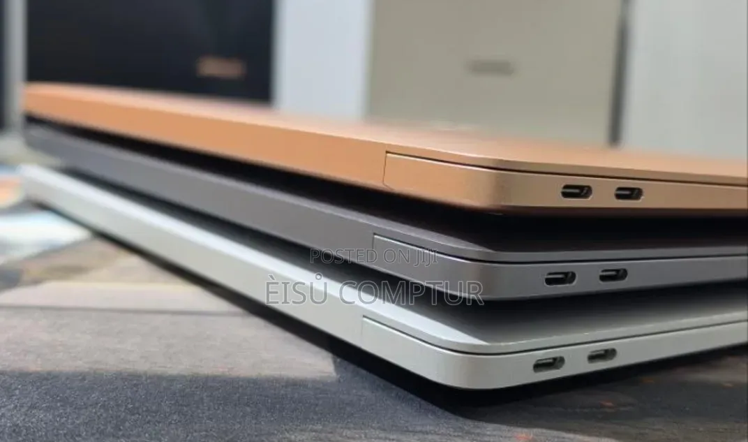 New Laptop Apple MacBook Pro 2021 M1 Max 8GB Apple M1 SSD 256GB