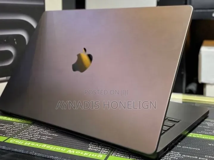 New Laptop Apple MacBook Pro 48GB Apple M4 Max SSD 2T