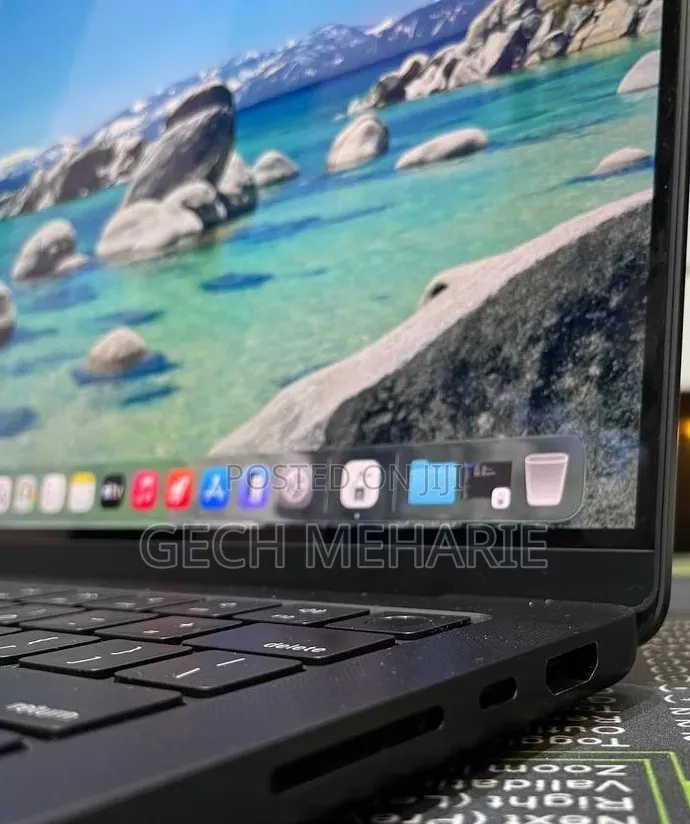 New Laptop Apple MacBook Pro 2024 M4 Max 48GB Apple M4 Max SSD 2T