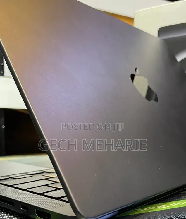 New Laptop Apple MacBook Pro 2024 M4 Max 48GB Apple M4 Max SSD 2T
