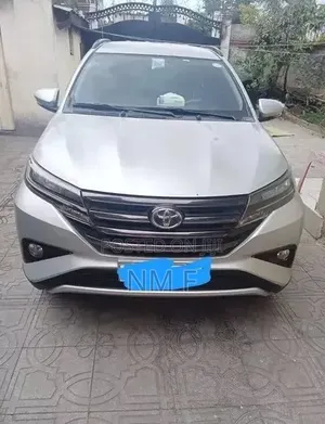 Toyota Rush 2023 Silver