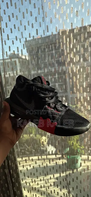 Nike LeBron Witness 8 Basketball Shoes