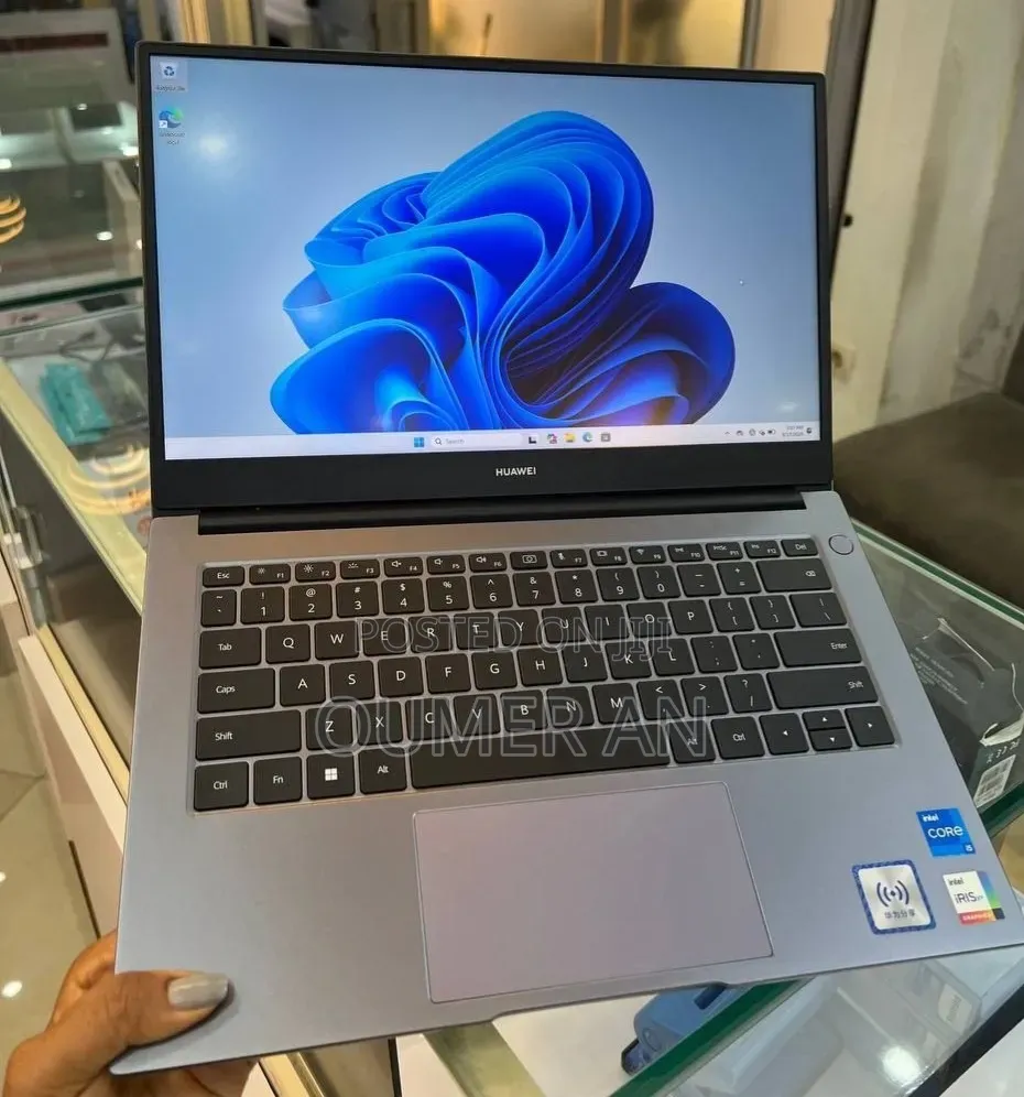 New Laptop HP EliteBook 840 G8 16GB Intel Core i7 SSD 512GB