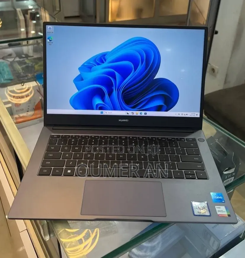 New Laptop HP EliteBook 840 G8 16GB Intel Core i7 SSD 512GB