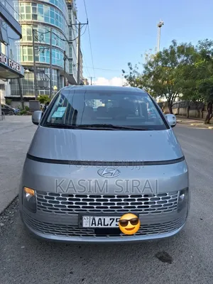 Hyundai Staria 2.2D FWD 2022 Silver