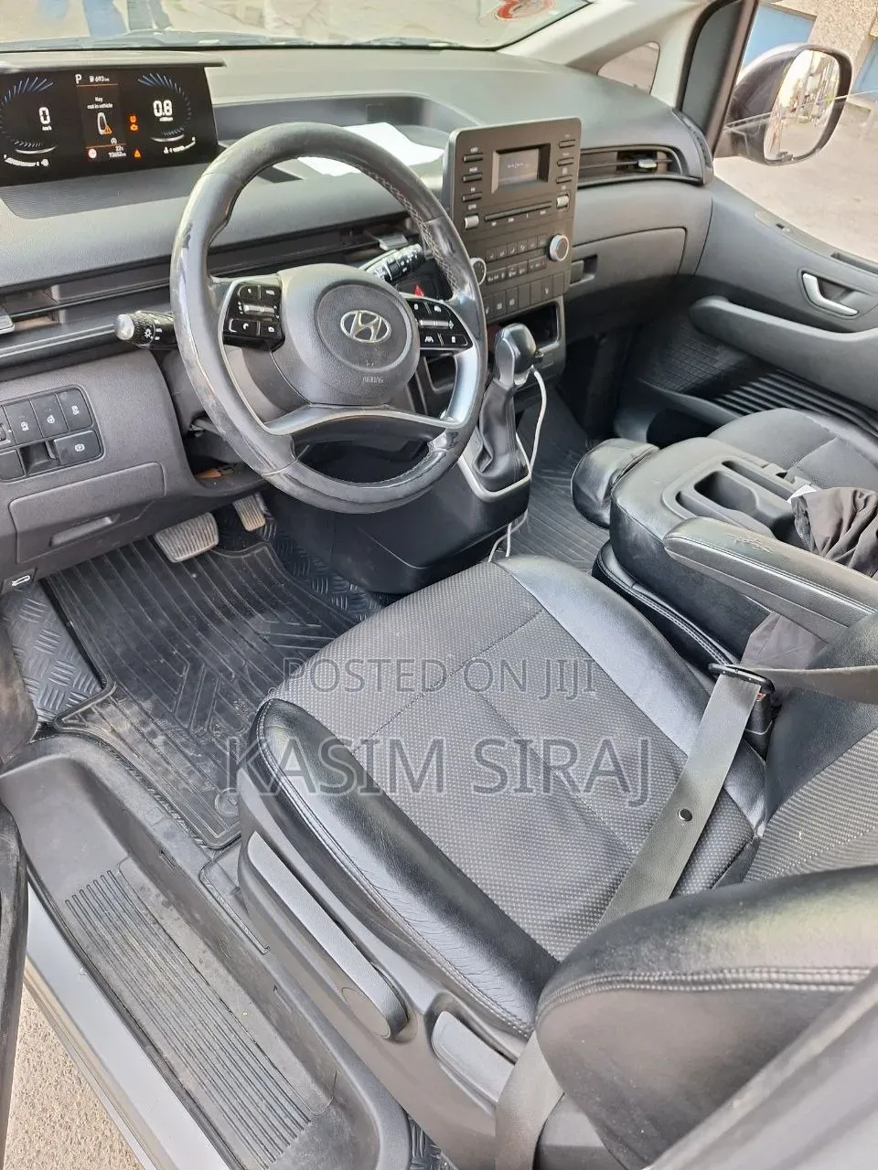 Hyundai Staria 2.2D FWD 2022 Silver