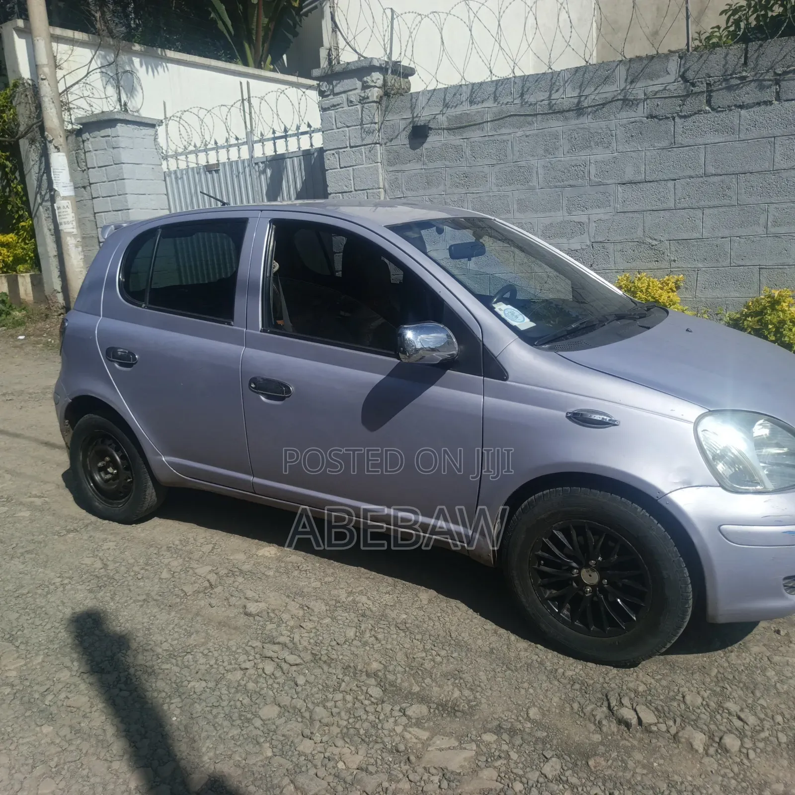 Toyota Vitz 2004 Silver