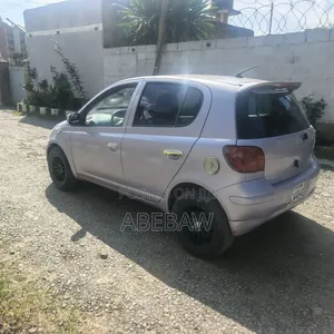 Toyota Vitz 2004 Silver