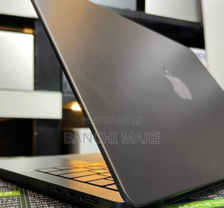 New Laptop Apple MacBook Pro 2024 M4 Max 48GB Apple M4 Max SSD 2T