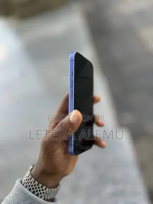 New Apple iPhone 16 128 GB Blue