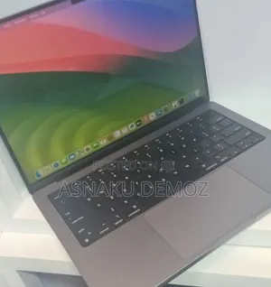 New Laptop Apple MacBook Pro 8GB Intel Core M3 SSD 512GB