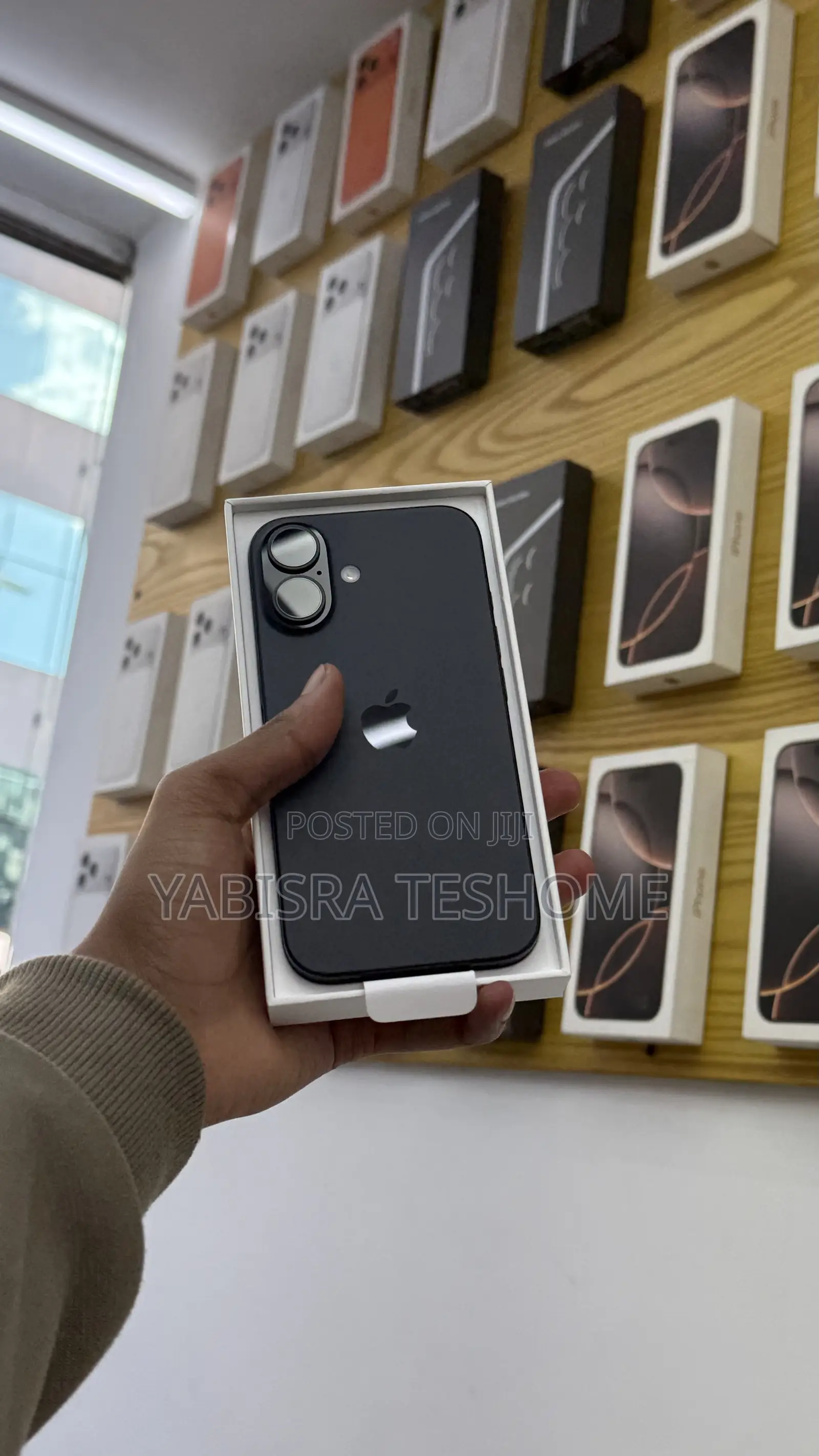 New Apple iPhone 16 128 GB Black