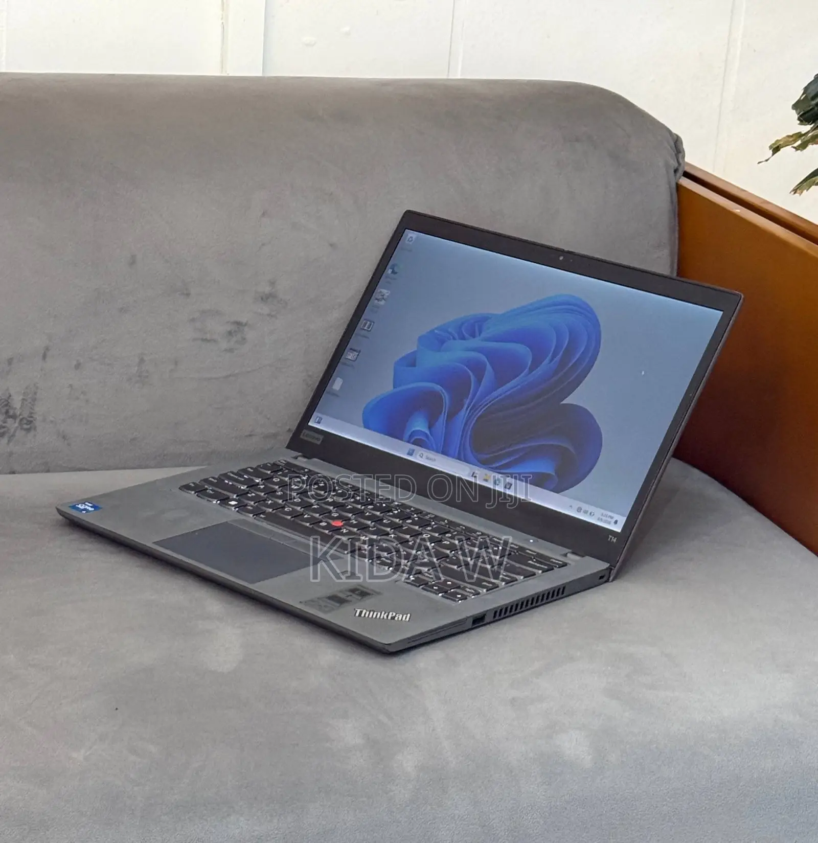 New Laptop Lenovo ThinkPad T14 16GB Intel Core i5 SSD 512GB