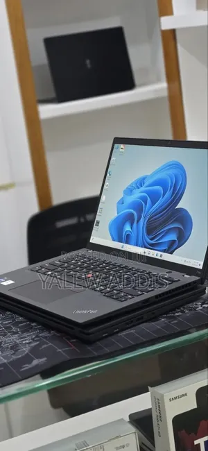 New Laptop Lenovo ThinkPad T14s G4 16GB Intel Core i7 SSD 512GB