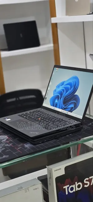 New Laptop Lenovo ThinkPad T14s G4 16GB Intel Core i7 SSD 512GB