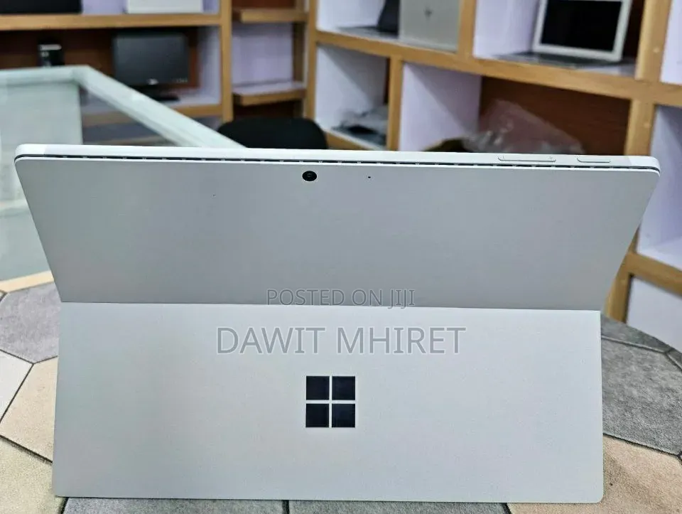 New Laptop Microsoft Surface Pro 7 8GB Intel Core i5 SSD 256GB