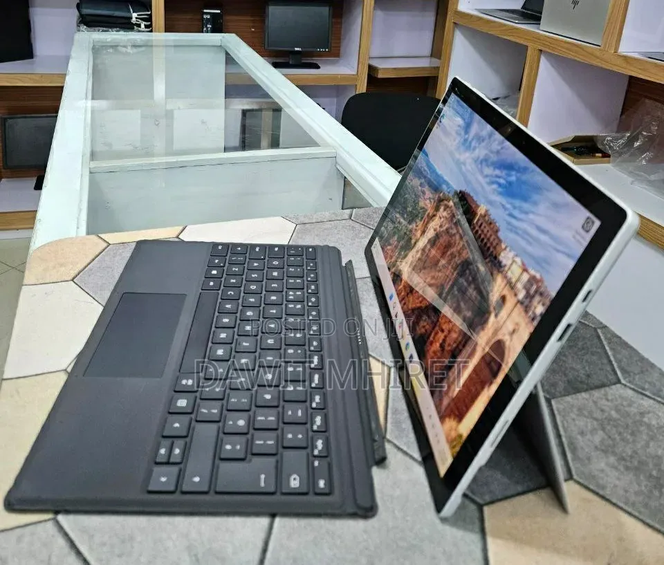 New Laptop Microsoft Surface Pro 7 8GB Intel Core i5 SSD 256GB