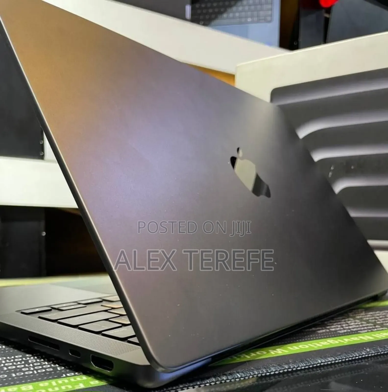 New Laptop Apple MacBook Pro 2024 M4 Max 48GB Apple M4 Max SSD 2T