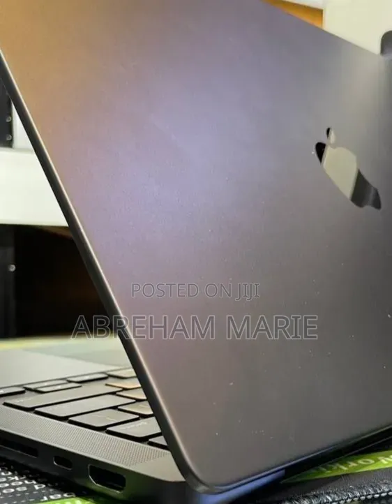 New Laptop Apple MacBook Pro 2024 M4 Max 48GB Apple M4 Max SSD 2T
