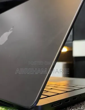 New Laptop Apple MacBook Pro 2024 M4 Max 48GB Apple M4 Max SSD 2T