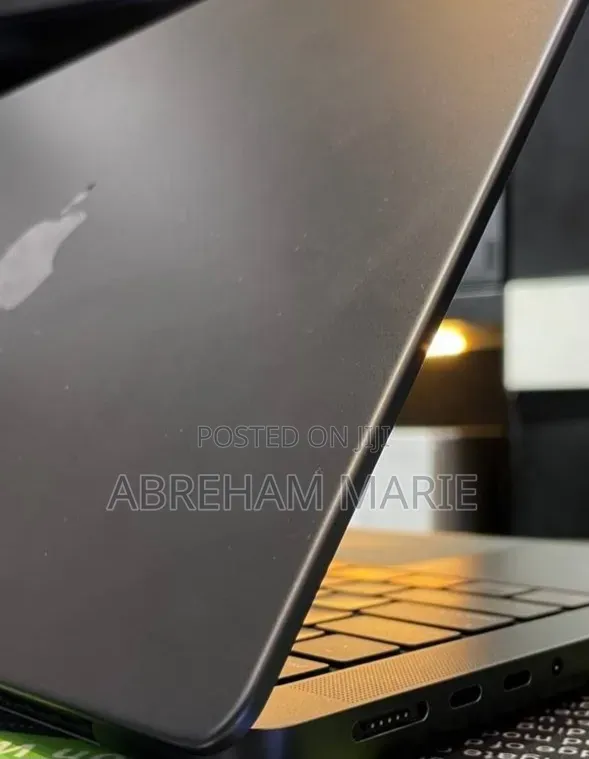 New Laptop Apple MacBook Pro 2024 M4 Max 48GB Apple M4 Max SSD 2T